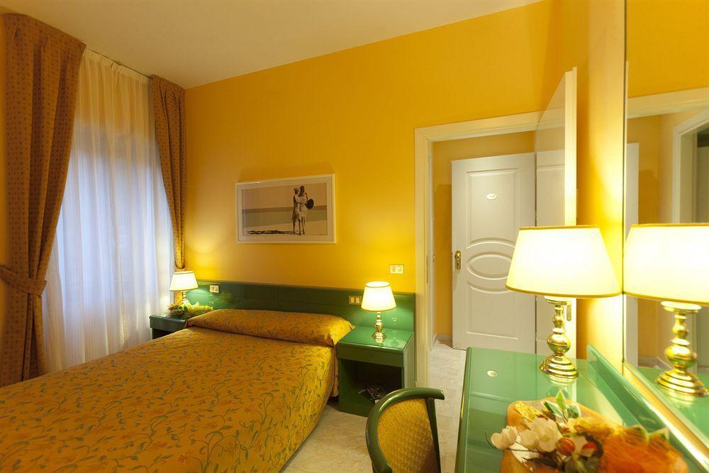 Baia D'Argento Hotel Порто Санто Стефано Екстериор снимка