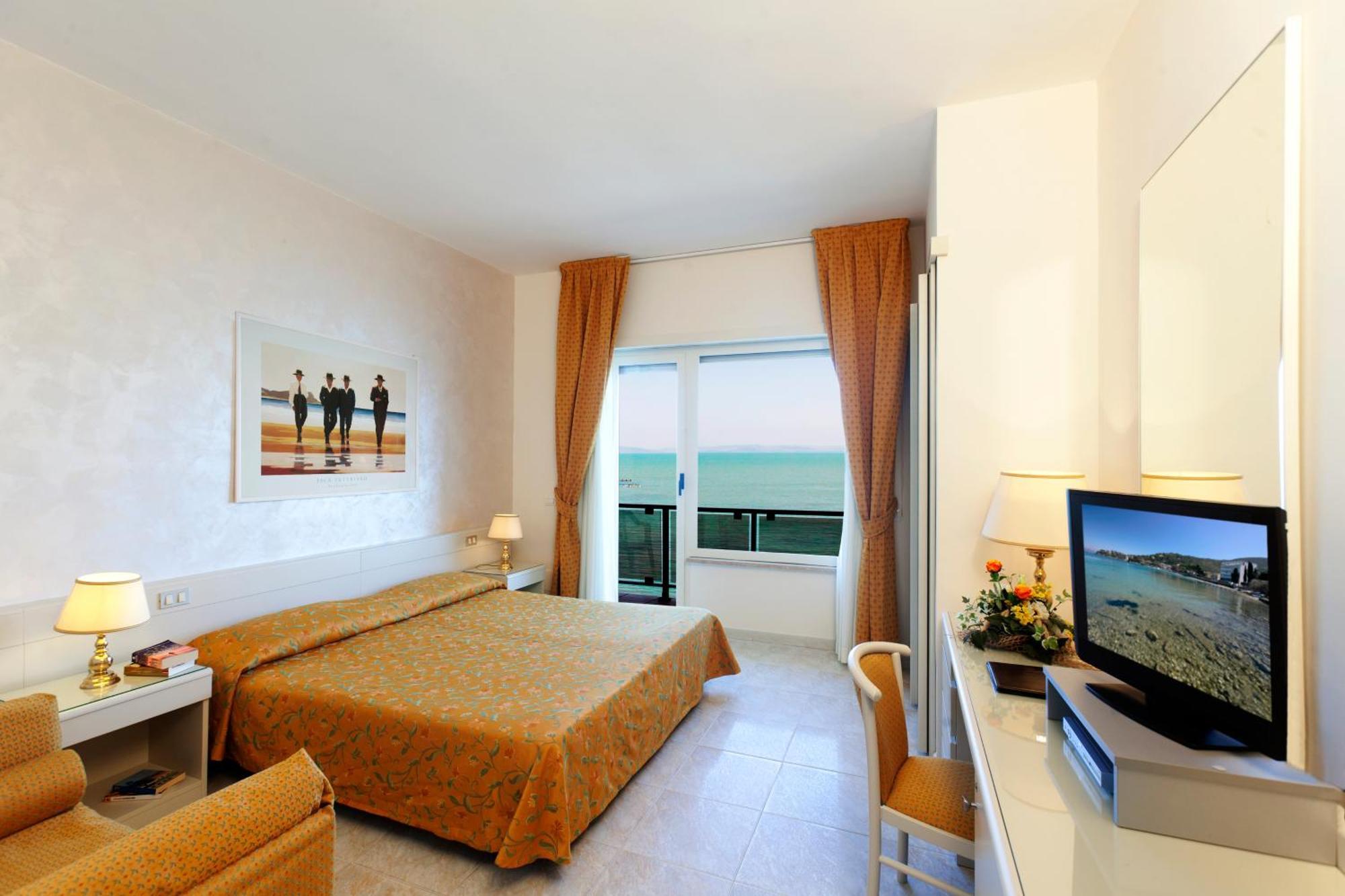Baia D'Argento Hotel Порто Санто Стефано Екстериор снимка
