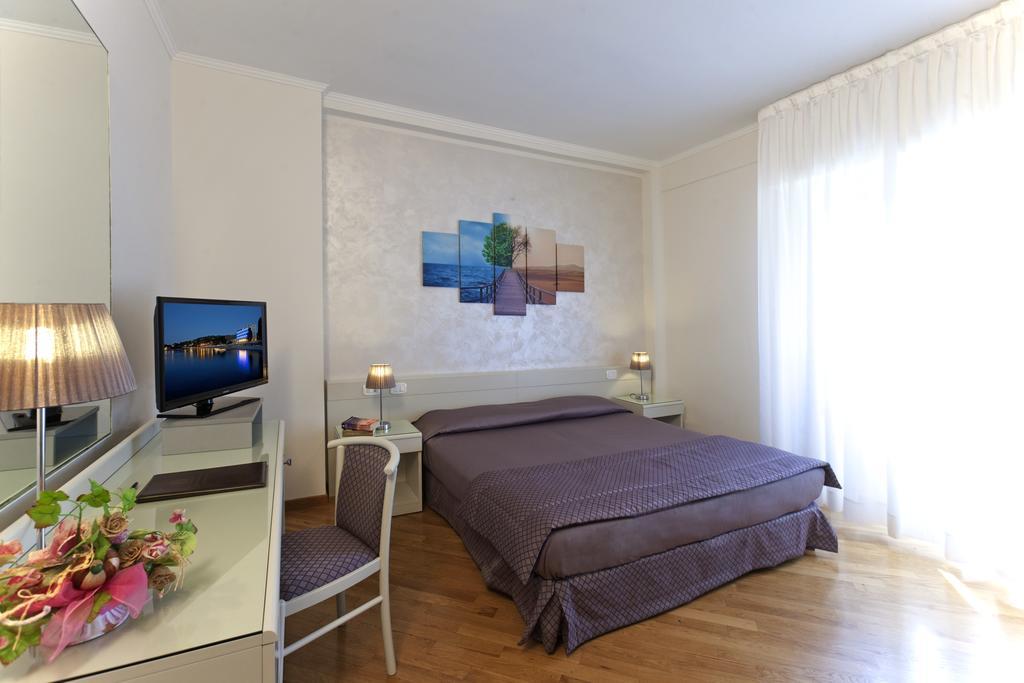 Baia D'Argento Hotel Порто Санто Стефано Екстериор снимка