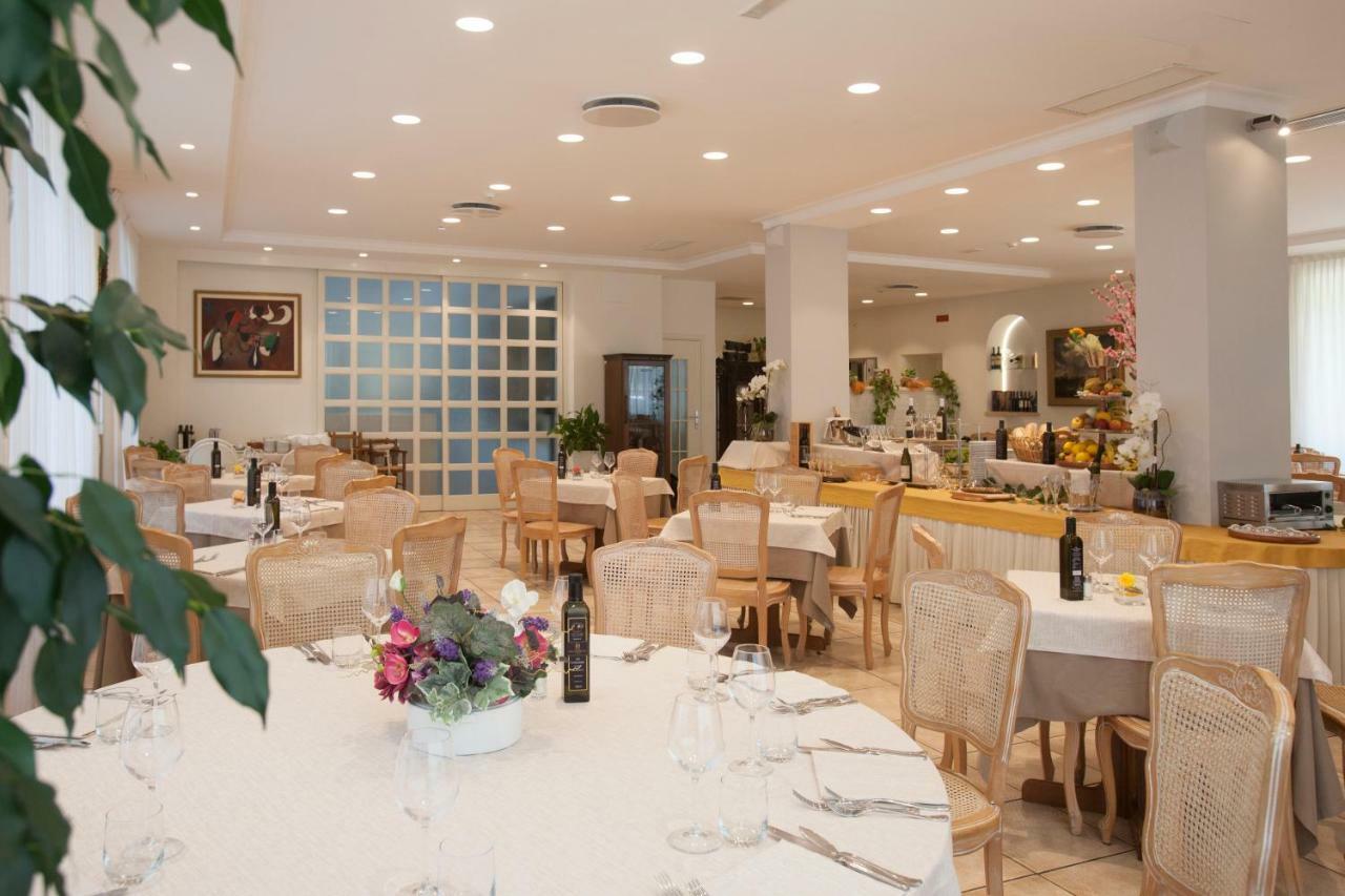 Baia D'Argento Hotel Порто Санто Стефано Екстериор снимка